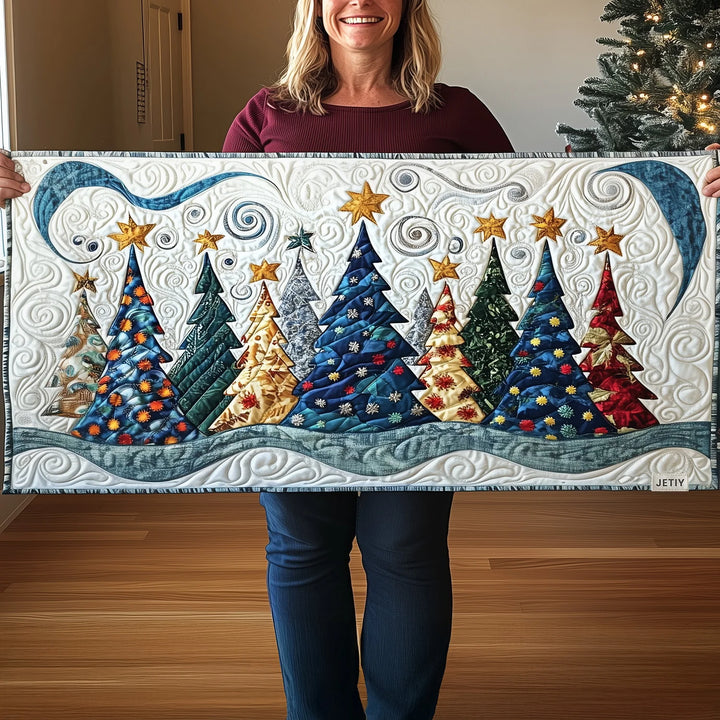 Caminho de mesa acolchoado - Paisagem de Pinheiros Nevados